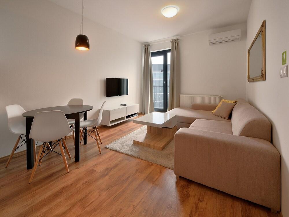 Charming & Cozy Ambiente Apartments براتسيلافا المظهر الخارجي الصورة